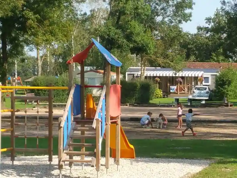 aire de jeux camping Châtillon-sur-Chalaronne