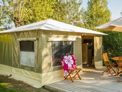 bungalow toilé dans l'Ain camping proche Villars des Dombes