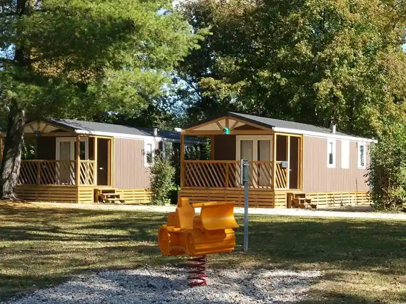 Mobil homes camping proche Villars des Dombes dans l'Ain